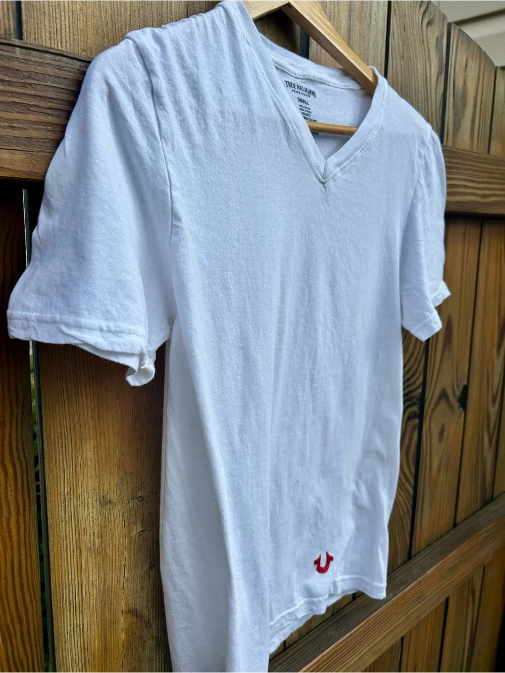 True Religion Shirt White Short Sleeve Tee with Red Horseshoe Logo
